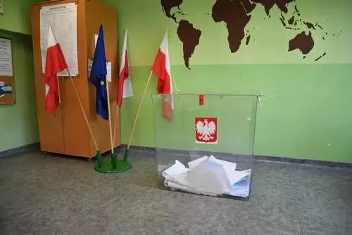 Frekwencja w wyborach samorządowych 2024 w Świętochłowicach [DANE NA GODZINĘ 17:00]