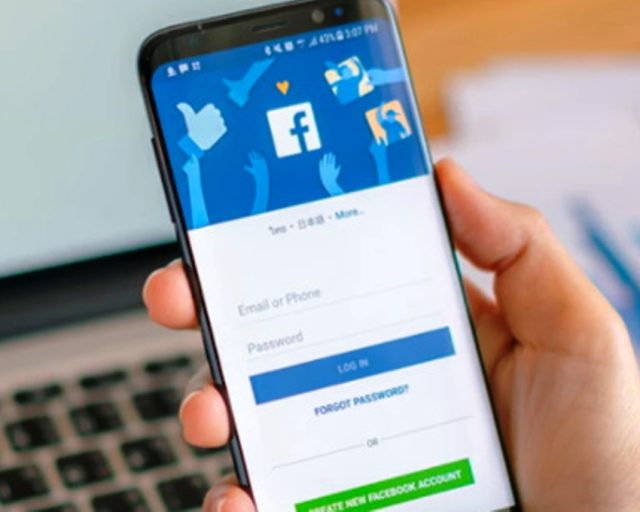 Co robić, gdy ktoś włamie się na Twoje konto Facebook? Policja radzi