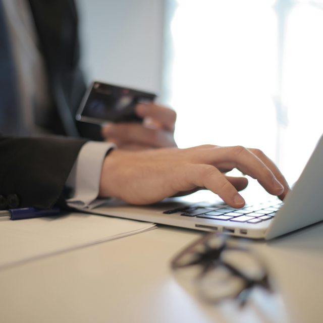 Zapłać podatek kartą w e-Urzędzie Skarbowym