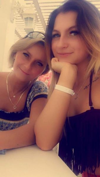 Basia (mama), Wiktoria (córka)