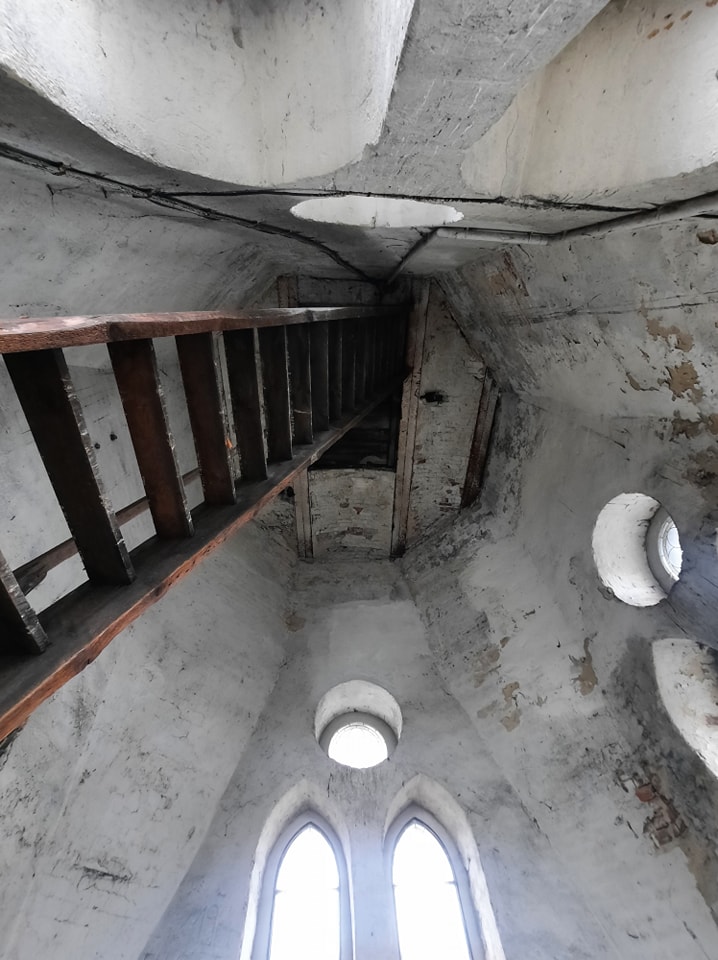 Wieża kościoła ewangelickiego zostanie odratowana. Koszt renowacji to ok. 2,5 mln złotych - fotoreportaż