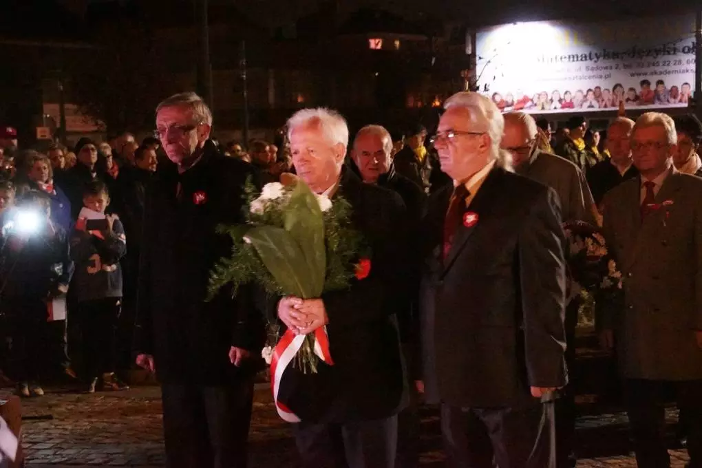 Dziś na placu Słowiańskim w Lipinach odbyły się uroczystości z okazji obchodów setnej rocznicy odzyskania przez Polskę Niepodległości.