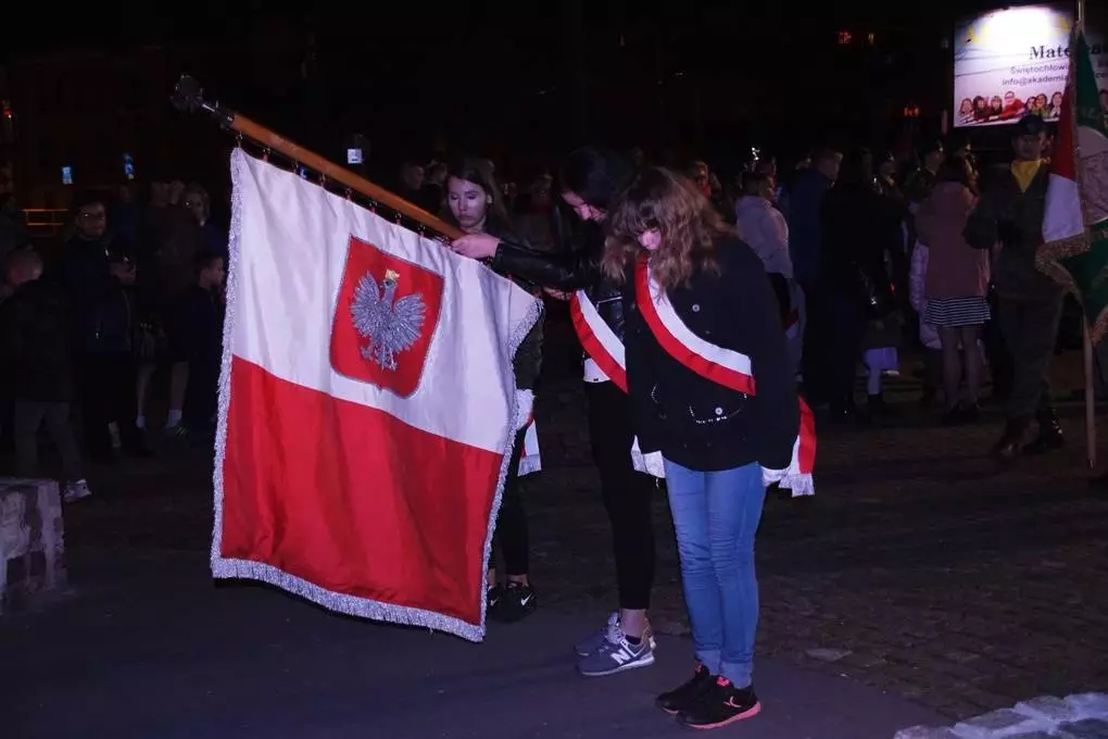 Dziś na placu Słowiańskim w Lipinach odbyły się uroczystości z okazji obchodów setnej rocznicy odzyskania przez Polskę Niepodległości.