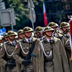 Defilada w Katowicach - Święto Wojska Polskiego [ZDJĘCIA]