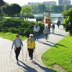 Międzypokoleniowy Nordic Walking