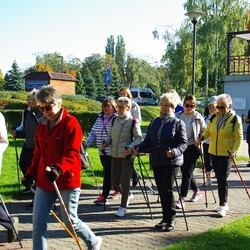 Międzypokoleniowy Nordic Walking