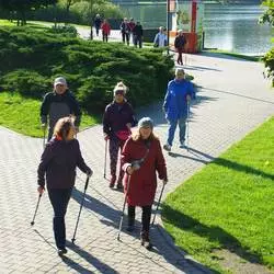 Międzypokoleniowy Nordic Walking