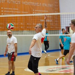Mecz siatkówki pomiędzy sztabami WOŚP