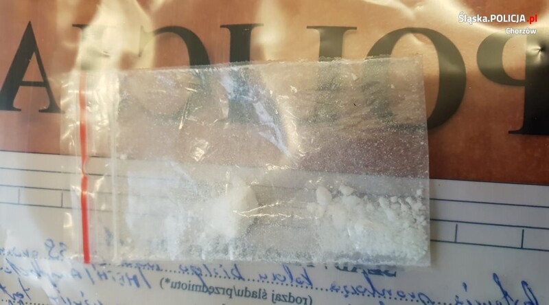 24-letni mieszkaniec Świętochłowic jechał bez prawa jazdy i z narkotykami