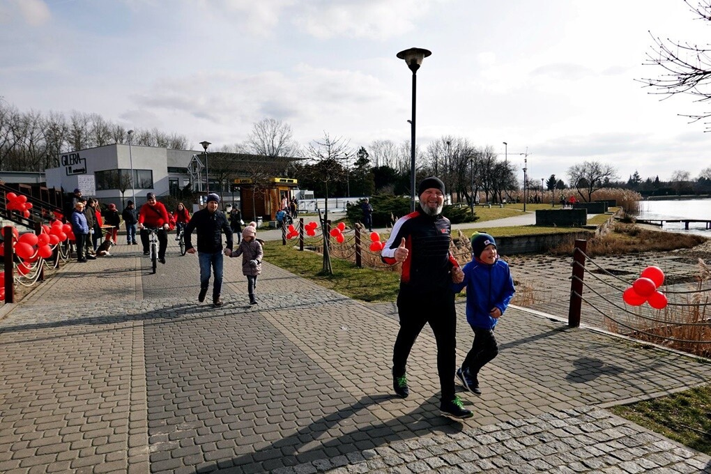 W ramach Święta Zakochanych w sobotę, 15 lutego br., na świętochłowickiej Skałce odbyła się impreza walentynkowa połączona z Biegiem Par.
