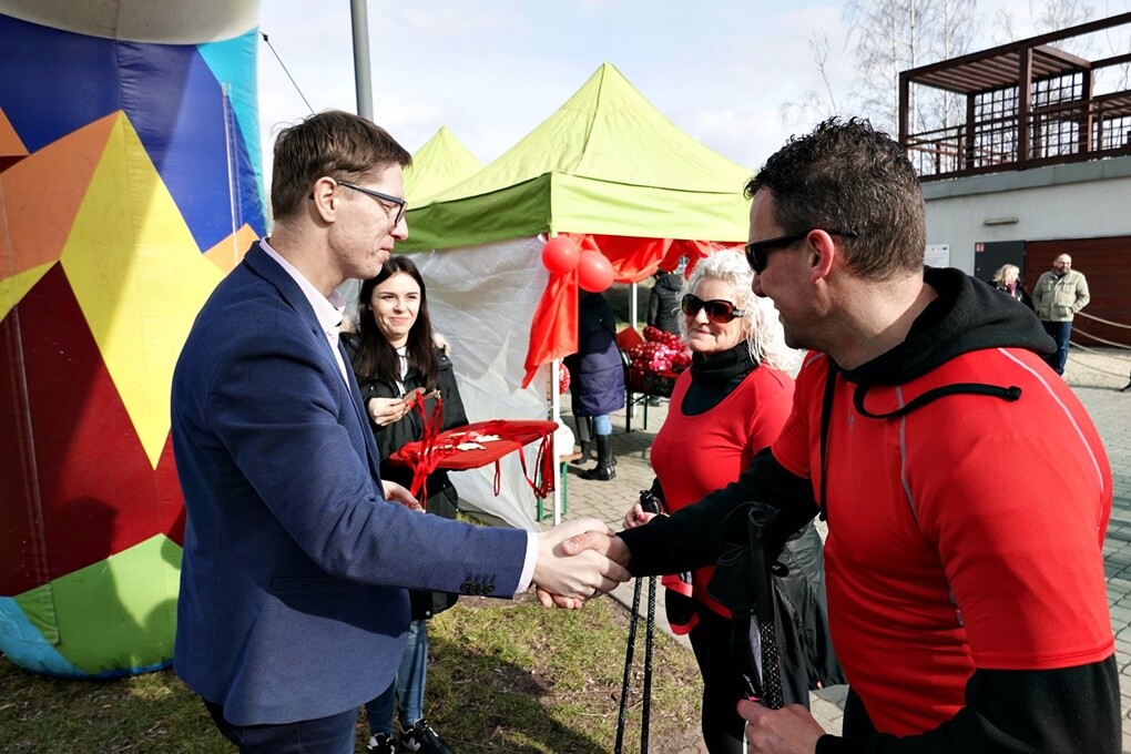 W ramach Święta Zakochanych w sobotę, 15 lutego br., na świętochłowickiej Skałce odbyła się impreza walentynkowa połączona z Biegiem Par.