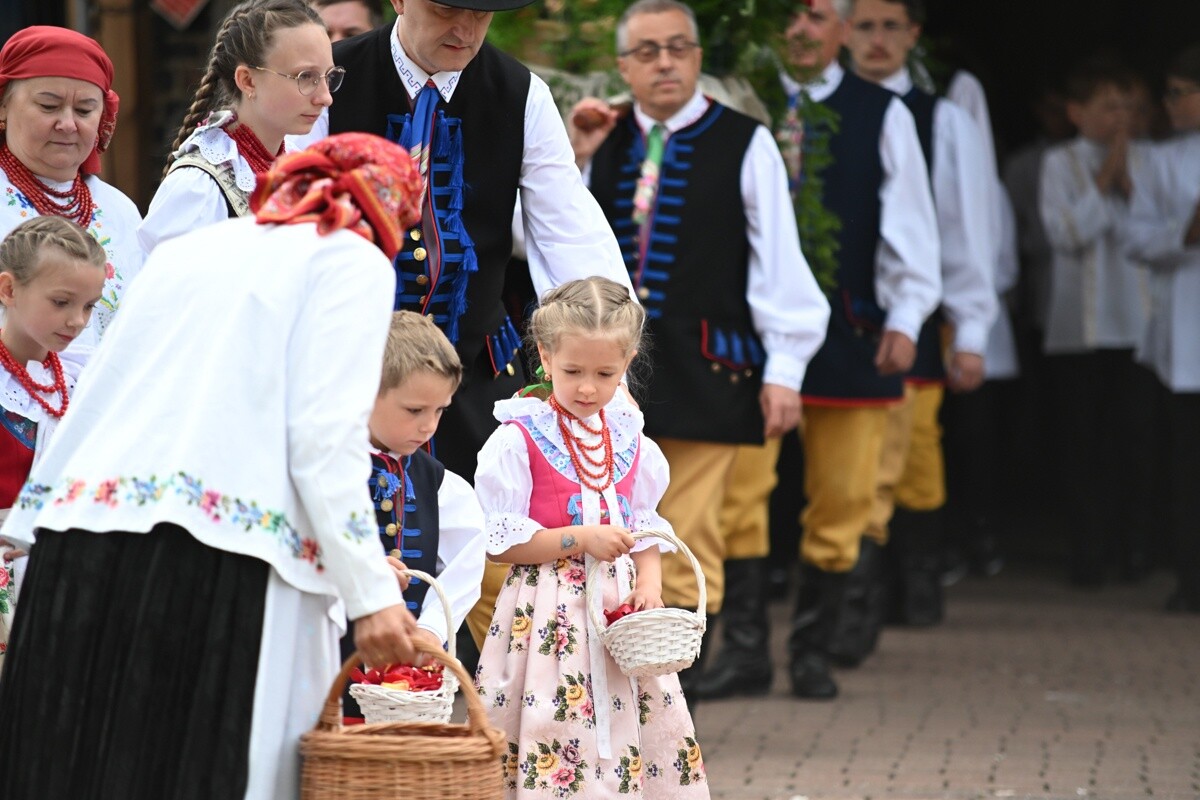 Tradycyjna procesja Bożego Ciała w Lipinach. / fot. Marek Faber / Krzysztof Faber