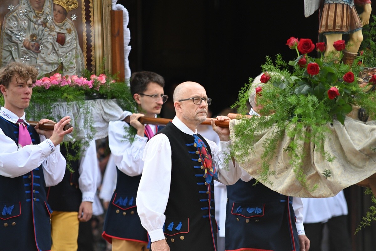 Tradycyjna procesja Bożego Ciała w Lipinach. / fot. Marek Faber / Krzysztof Faber