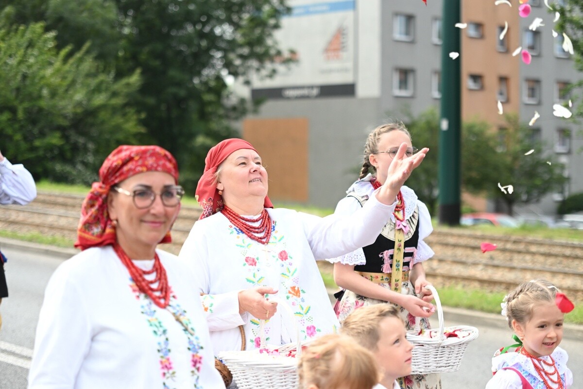 Tradycyjna procesja Bożego Ciała w Lipinach. / fot. Marek Faber / Krzysztof Faber