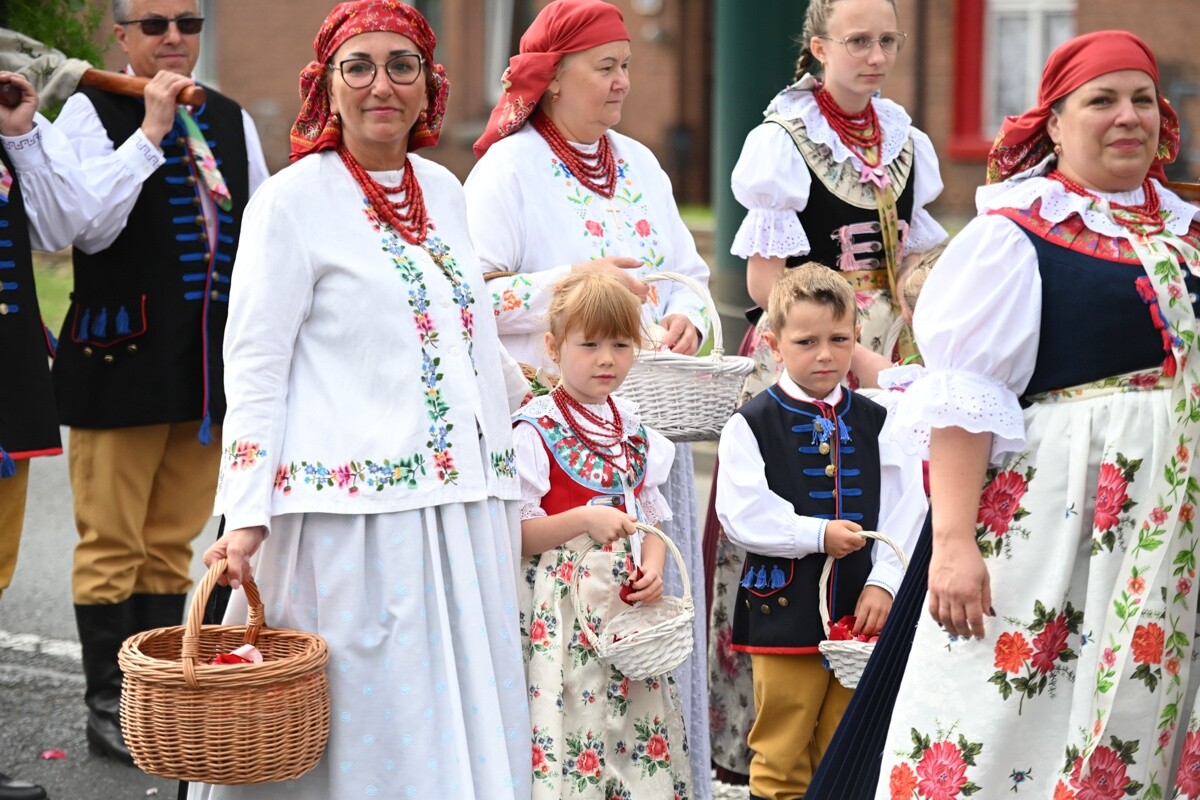 Tradycyjna procesja Bożego Ciała w Lipinach. / fot. Marek Faber / Krzysztof Faber