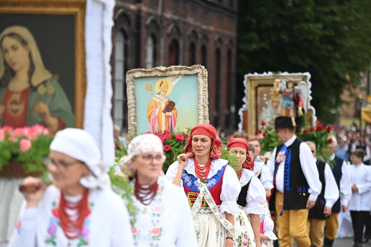 Tradycyjna procesja Bożego Ciała w Lipinach. / fot. Marek Faber / Krzysztof Faber