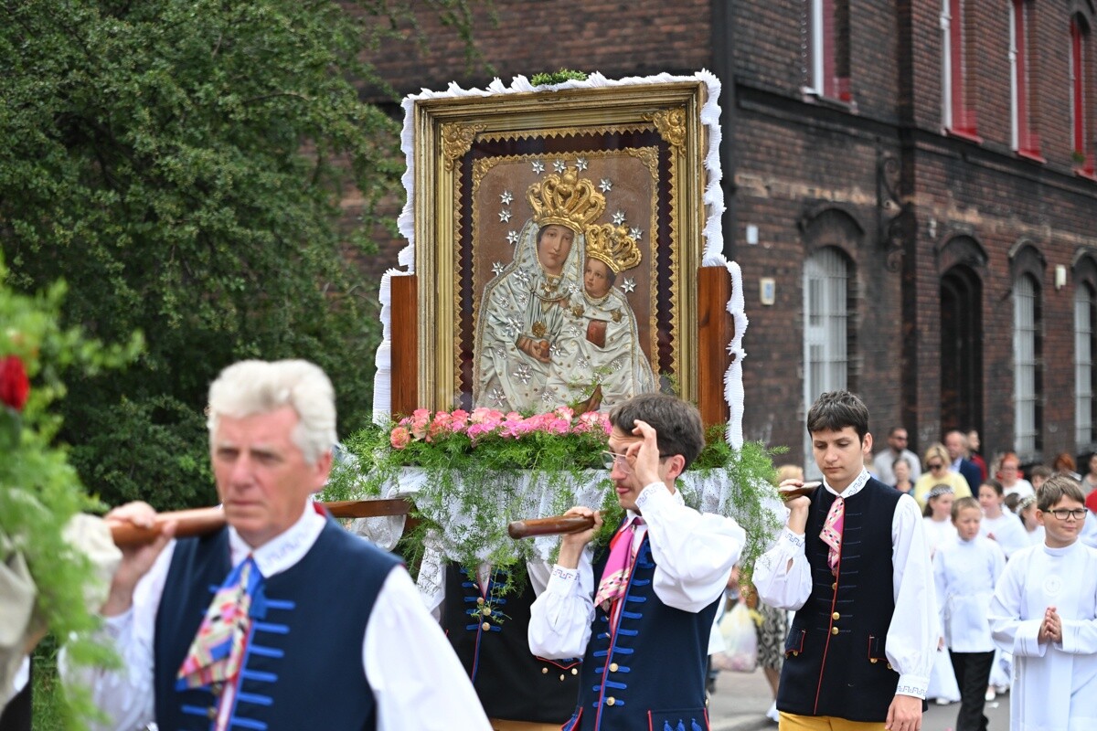 Tradycyjna procesja Bożego Ciała w Lipinach. / fot. Marek Faber / Krzysztof Faber