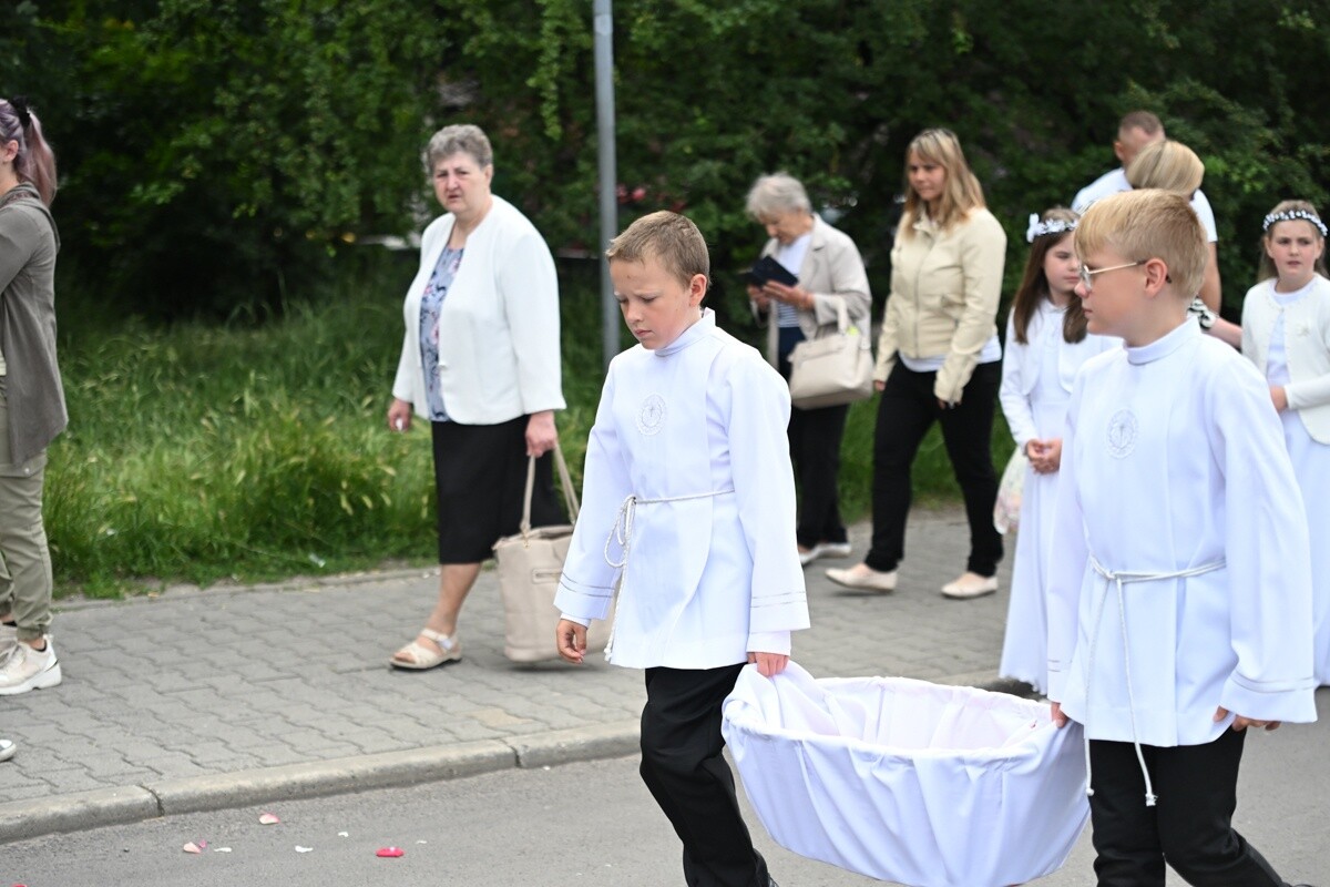 Tradycyjna procesja Bożego Ciała w Lipinach. / fot. Marek Faber / Krzysztof Faber