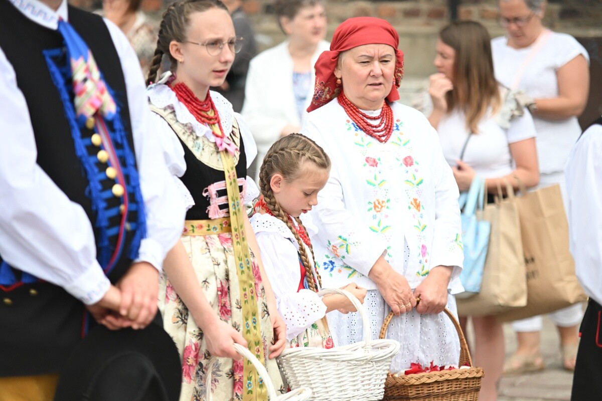 Tradycyjna procesja Bożego Ciała w Lipinach. / fot. Marek Faber / Krzysztof Faber