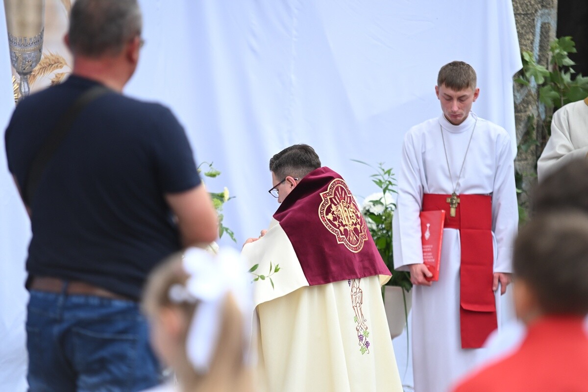 Tradycyjna procesja Bożego Ciała w Lipinach. / fot. Marek Faber / Krzysztof Faber