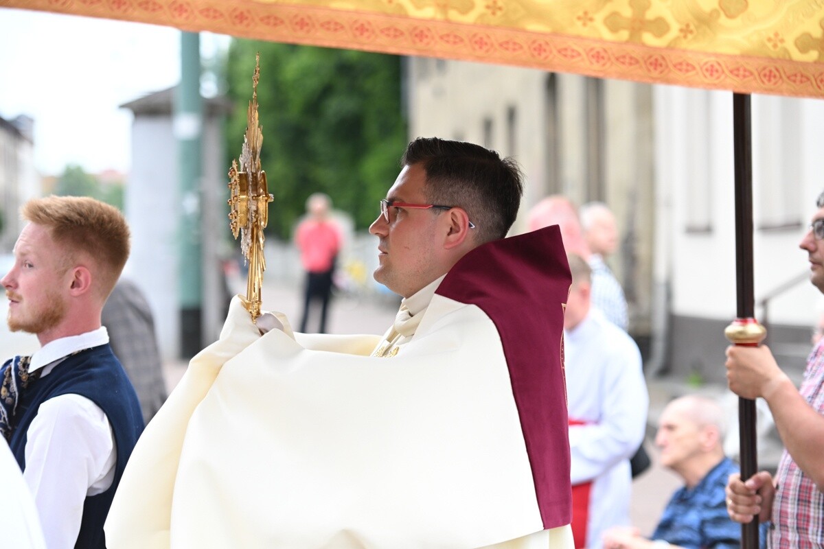 Tradycyjna procesja Bożego Ciała w Lipinach. / fot. Marek Faber / Krzysztof Faber