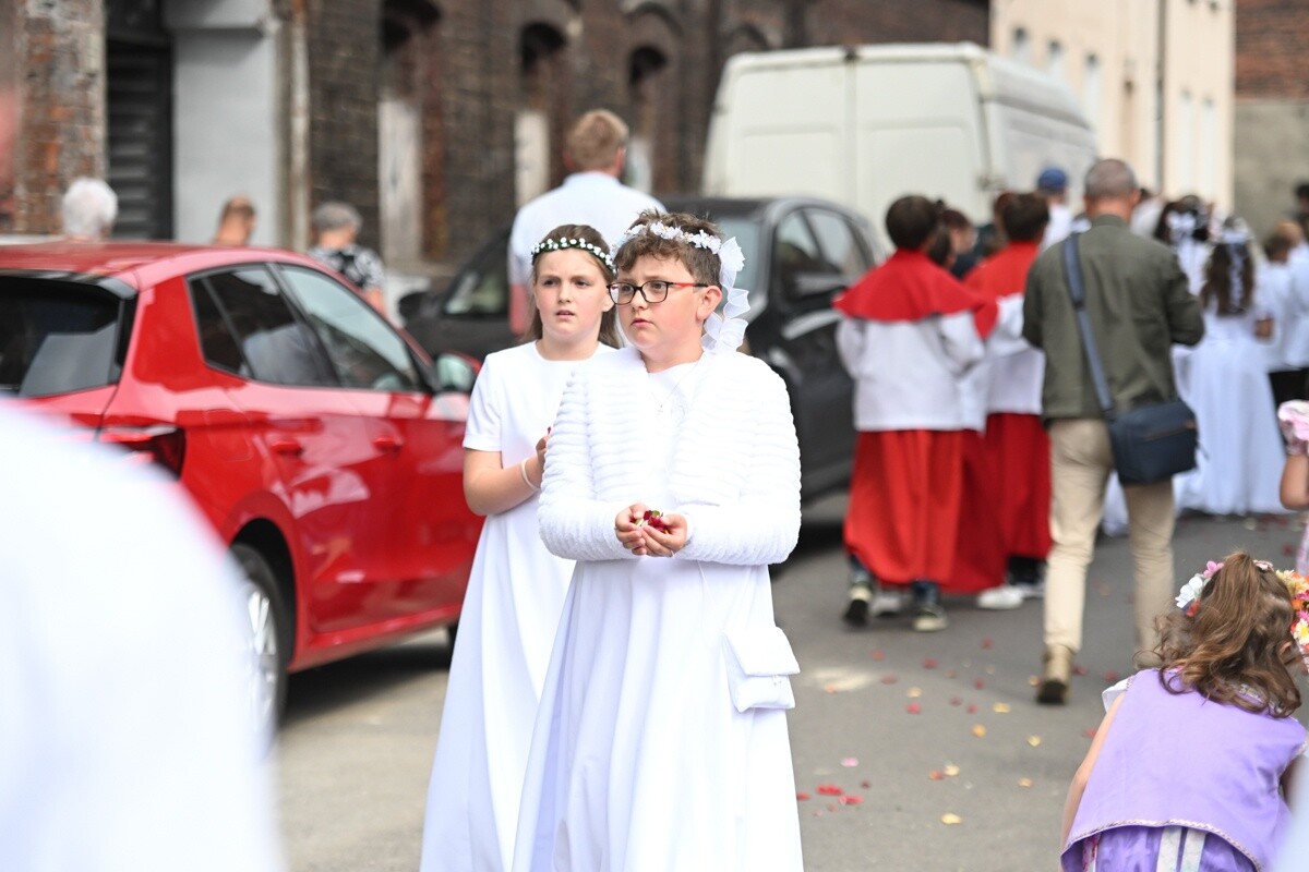 Tradycyjna procesja Bożego Ciała w Lipinach. / fot. Marek Faber / Krzysztof Faber