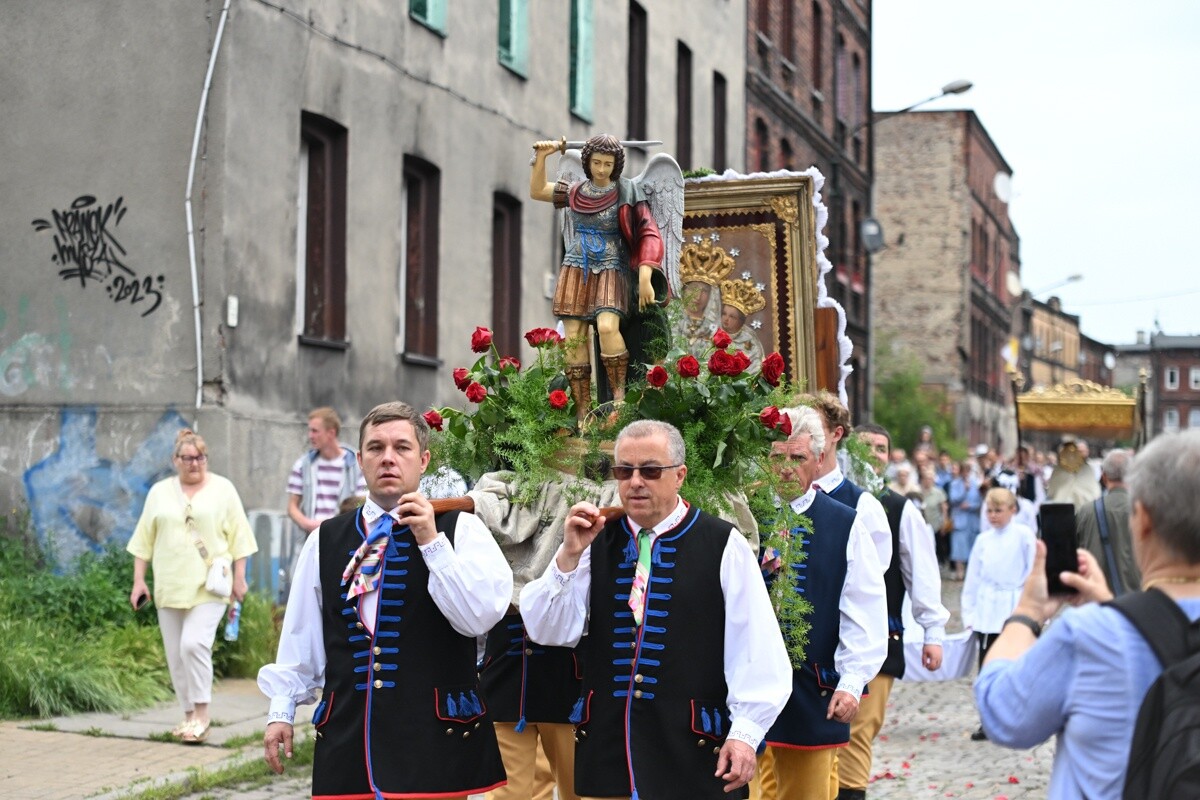 Tradycyjna procesja Bożego Ciała w Lipinach. / fot. Marek Faber / Krzysztof Faber