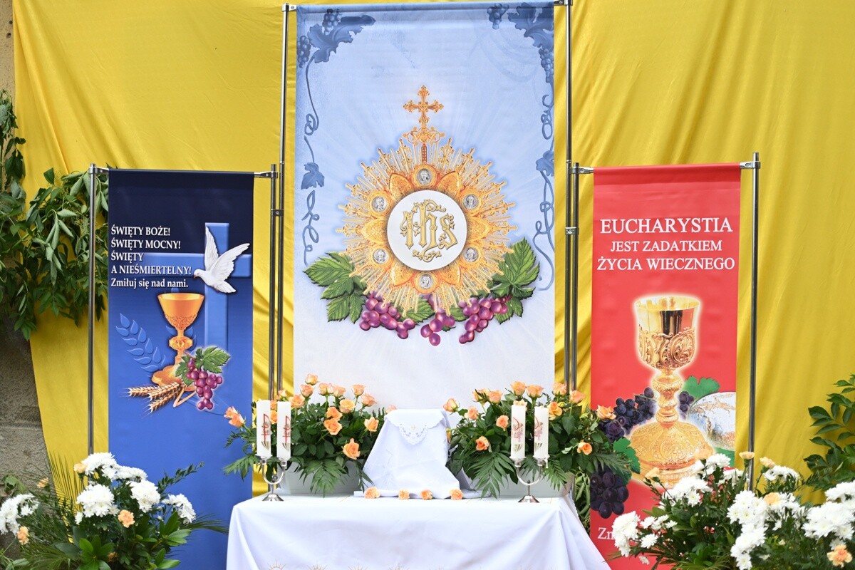 Tradycyjna procesja Bożego Ciała w Lipinach. / fot. Marek Faber / Krzysztof Faber