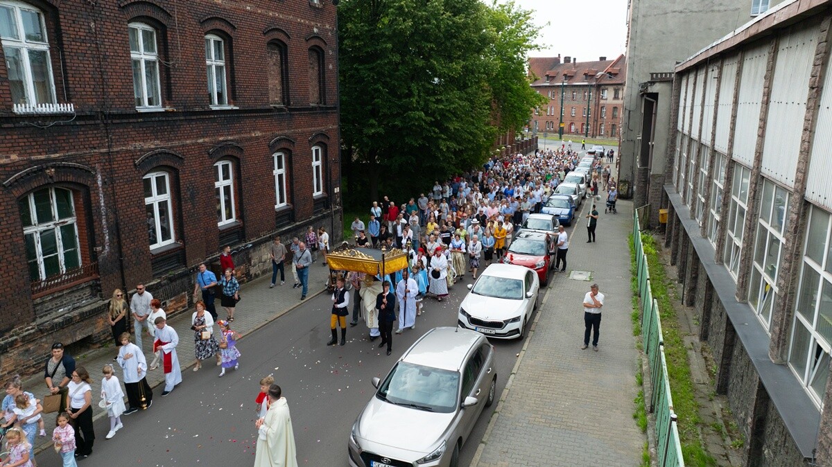 Tradycyjna procesja Bożego Ciała w Lipinach. / fot. Marek Faber / Krzysztof Faber