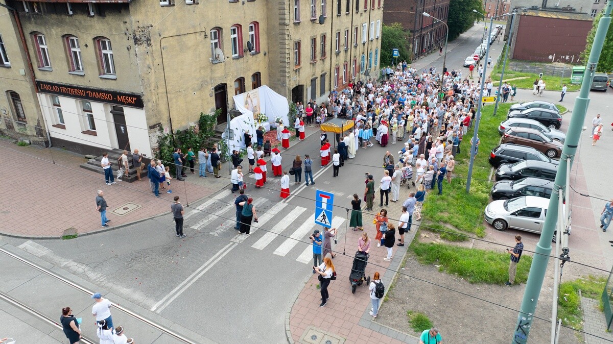 Tradycyjna procesja Bożego Ciała w Lipinach. / fot. Marek Faber / Krzysztof Faber
