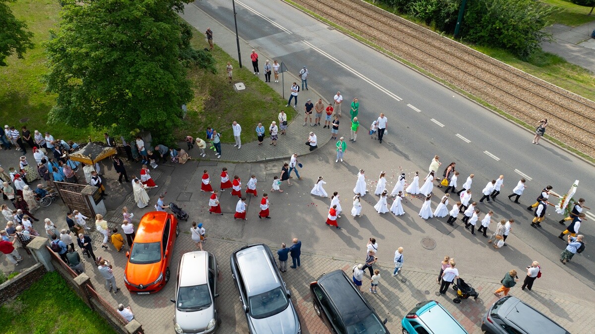 Tradycyjna procesja Bożego Ciała w Lipinach. / fot. Marek Faber / Krzysztof Faber