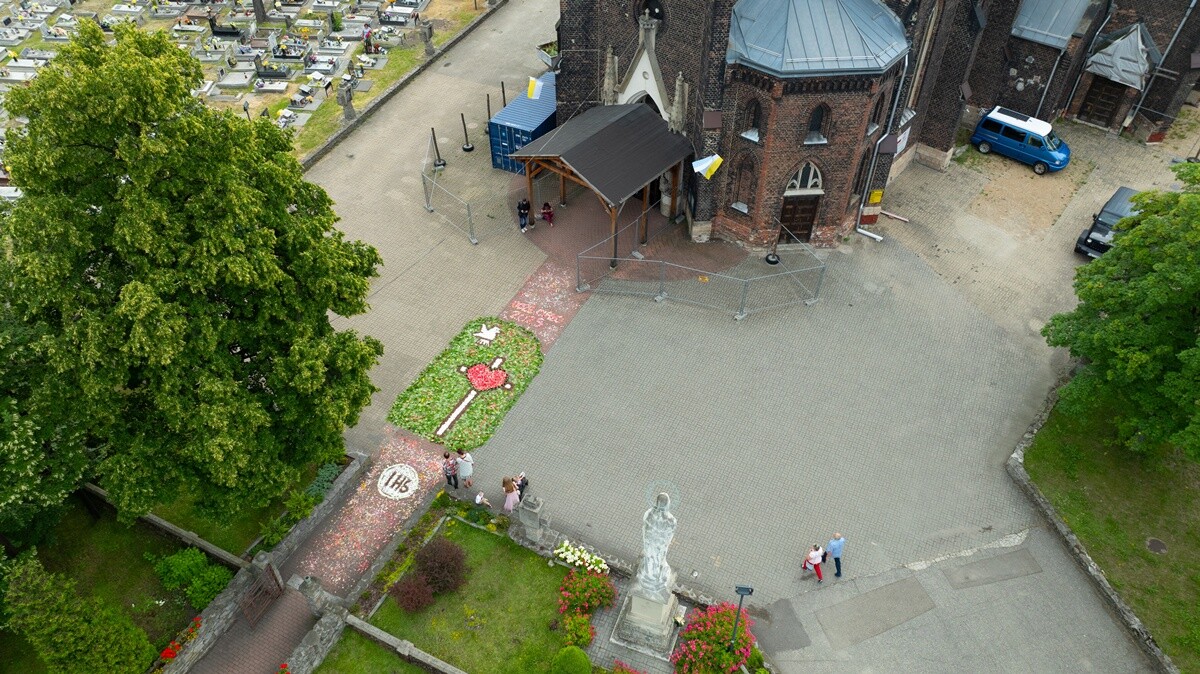 Tradycyjna procesja Bożego Ciała w Lipinach. / fot. Marek Faber / Krzysztof Faber