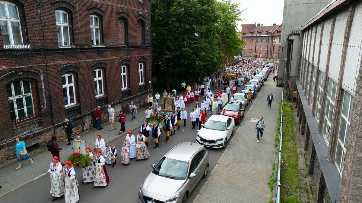 Tradycyjna procesja Bożego Ciała w Lipinach. / fot. Marek Faber / Krzysztof Faber