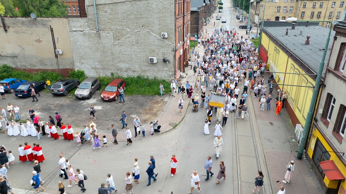 Tradycyjna procesja Bożego Ciała w Lipinach. / fot. Marek Faber / Krzysztof Faber