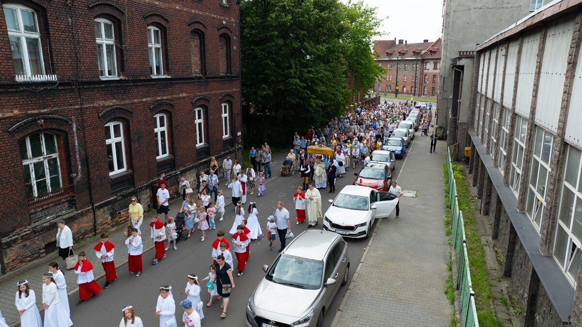 Tradycyjna procesja Bożego Ciała w Lipinach. / fot. Marek Faber / Krzysztof Faber