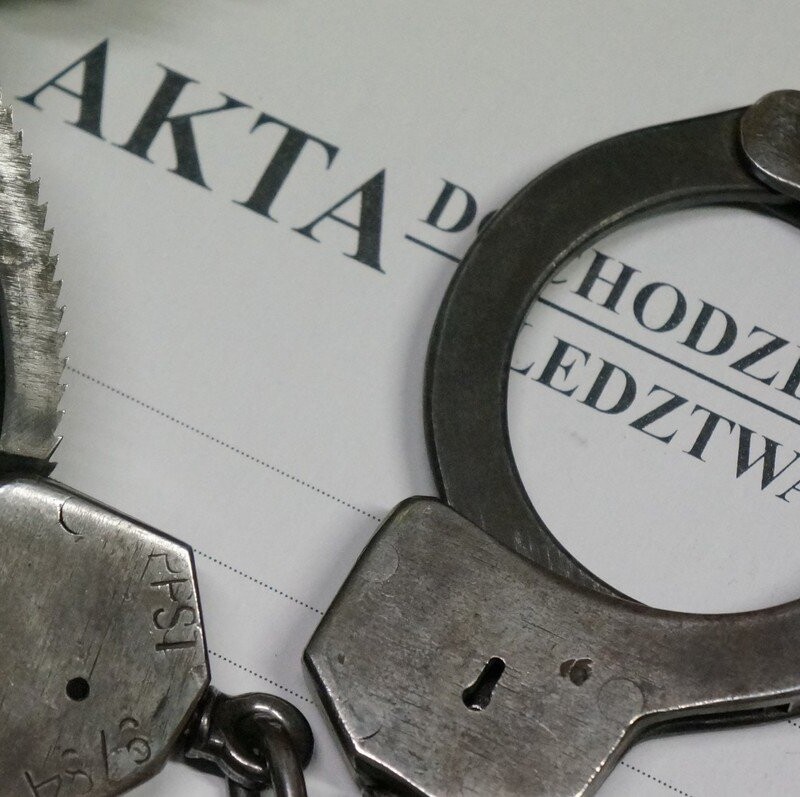 Bracia wspólnie ukradli portfel i regularnie okradali market. Grozi im 5 lat więzienia