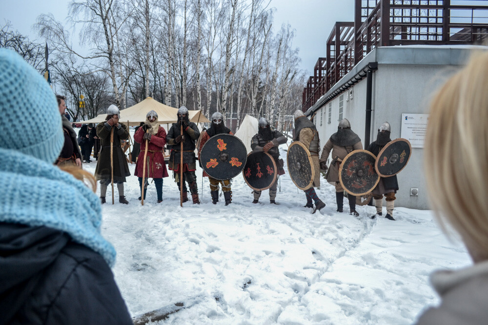 Grupo ponad tysiąc osób pojawiło się dziś na terenie Skałki i pobliskiego parku z okazji Wielkiej Orkiestry. Są biegi, rajdy rowerowy, morsowanie, walki wojów i wiele, wiele innych atrakcji. Impreza trwa!