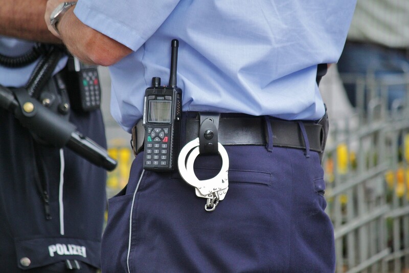 Dla nich była to kolejna służba. Świętochłowiccy policjanci ratowali lokatorów z pożaru