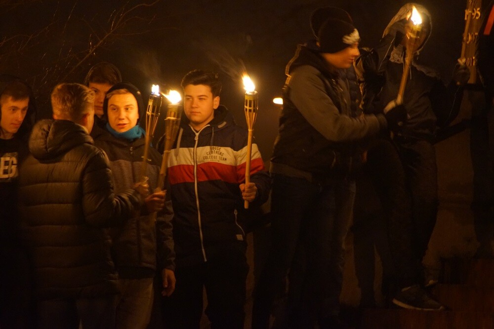 Tradycyjnie, w piątek przed Niedzielą Palmową w każdej rudzkiej parafii odbyła się droga krzyżowa. Wierni w procesji z krzyżem przeszli ulicami miasta modląc się.