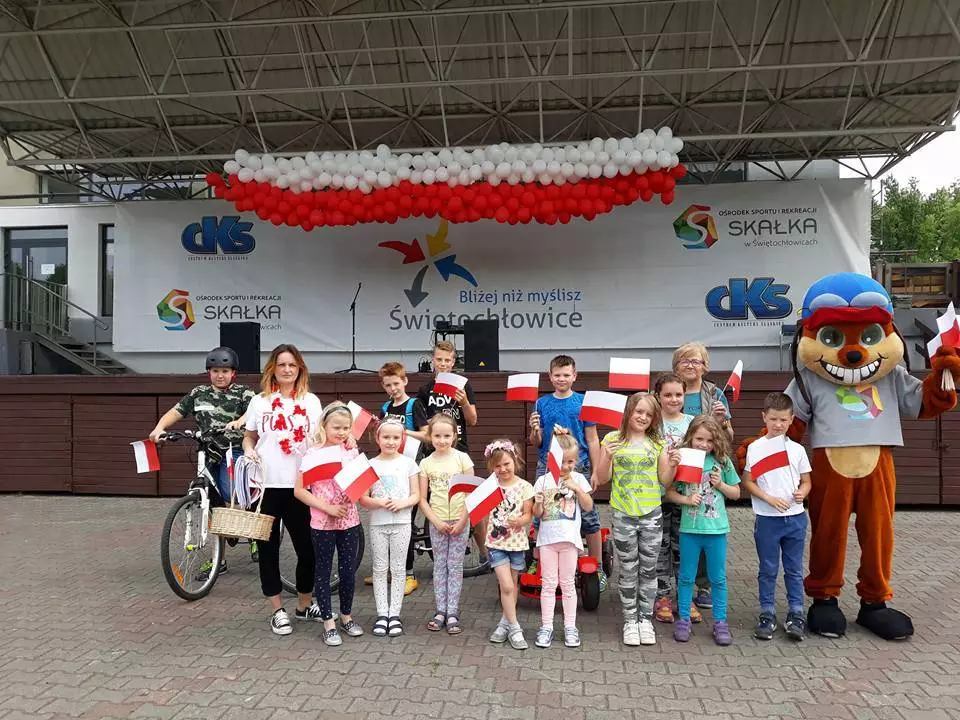 2 maja OSIR Skałka była biało-czerwona! W ramach obchodów Święta Flagi świętochłowiczanie aktywnie spędzali wspólnie czas.