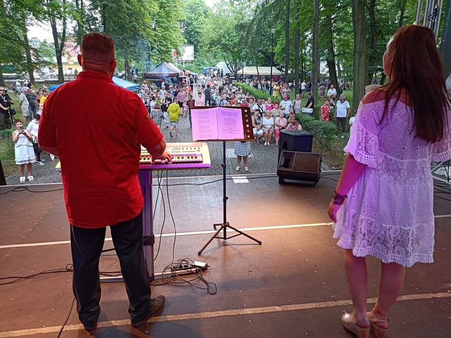 W ubiegłą sobotę odbył się kolejny koncert z cyklu imprez plenerowych "Muzyczne Spotkania Sąsiadów z Radiem Silesia". Tym razem festyn odbył się w dzielnicy Zgoda.