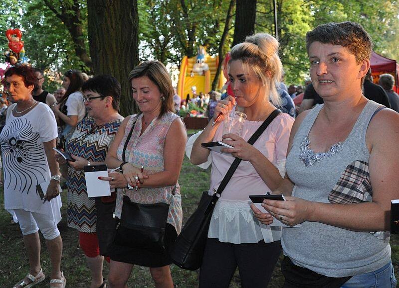 Pierwszy w tym roku Festyn Dzielnicowy za nami. W Centrum na Plantach Bytomskich mieszkańcy bawili się przy muzyce zespołów De Facto i Coco Afro, wystąpili też Brygida i Robert Łukowski.