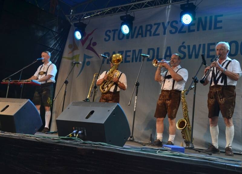 W parku przy Centrum Kultury Śląskiej "Zgoda" odbył się trzeci, tegoroczny festyn dzielnicy. Na scenie wystąpili: Kwaśnica, Kapela B.A.R oraz Książę Lipin i Przyjaciele.