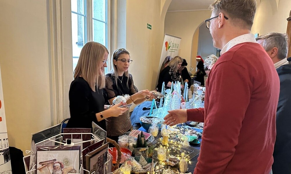 Kiermasz Świąteczny w Urzędzie Miasta / fot. FB Daniel Beger