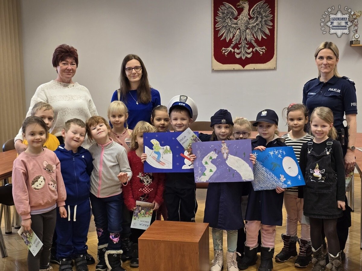 Przedszkolaki odwiedziły komendę policji w Świętochłowicach / fot. KMP Świętochłowice