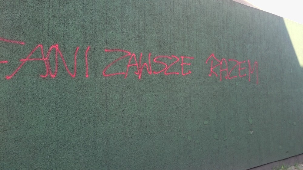 Popisane i zniszczone farbą mury i elewacje - żadne miasto nie jest od tego wolne, nie ma też stuprocentowo skutecznego sposobu na zwalczanie takiego wandalizmu.