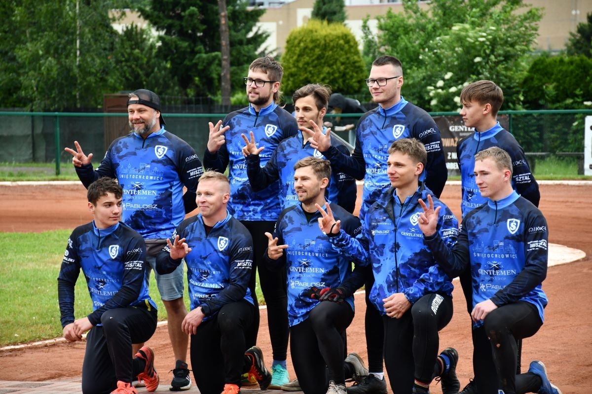 W niedzielne popołudnie, 8 czerwca na miejskim torze odbył się pojedynek pomiędzy Gentlemen Śląskiem Świętochłowice a Aseko Orłem Gniezno. / fot. Dominik Chrobaczek