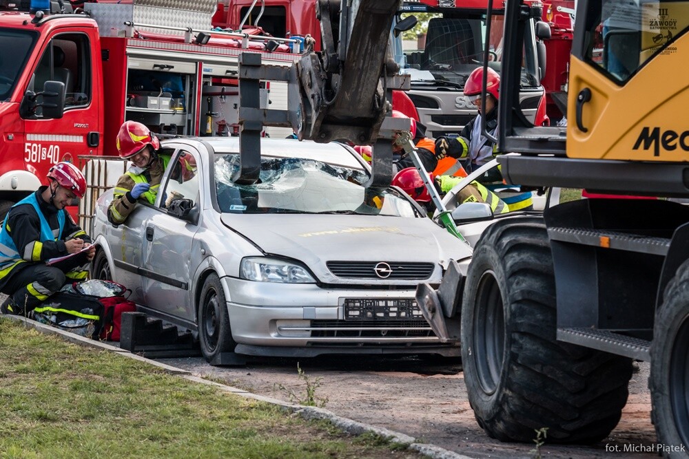 Strażacy z Komendy Miejskiej Państwowej Straży Pożarnej w Świętochłowicach zajęli drugie miejsce w III Zawodach Ratownictwa Technicznego o Puchar Śląskiego Komendanta Wojewódzkiego Państwowej Straży Pożarnej!