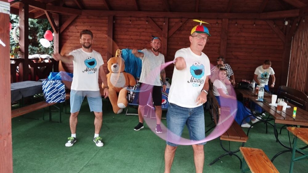 Za nami charytatywna impreza w stylu lat 80. i 90.!/fot. Stowarzyszenie Wszyscy Razem, Wszyscy Równi