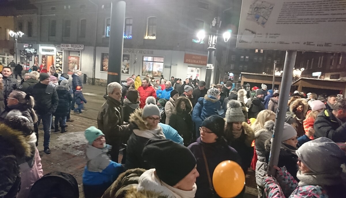 Inaguracja sezonu świątecznego na miejskim deptaku.